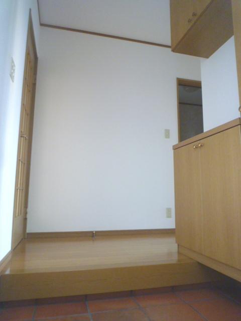 Entrance. Indoor (12 May 2013) Shooting