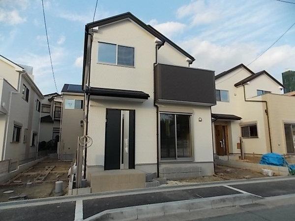 Local appearance photo. Facing south, Convenient parking space two Allowed