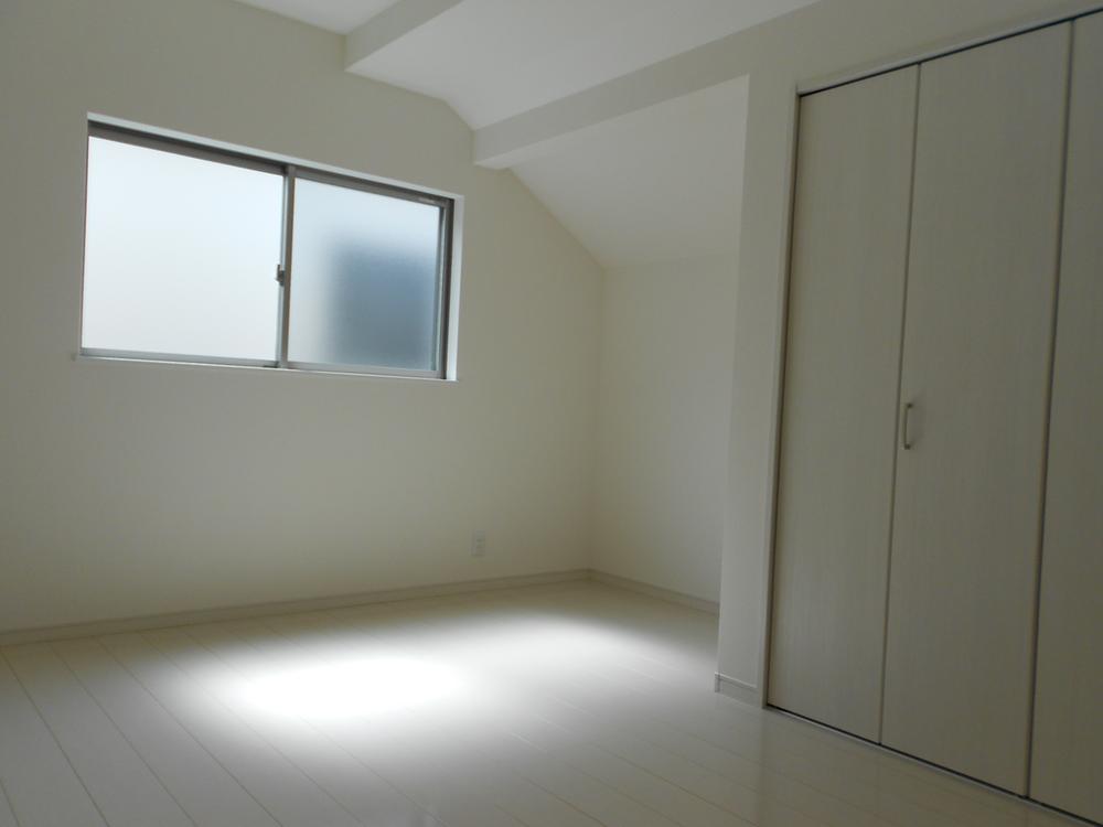 Non-living room. Indoor (07 May 2013) Shooting