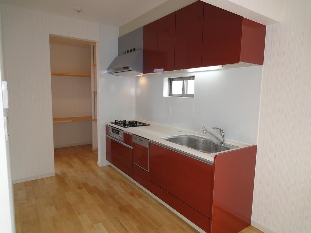 Kitchen. It may also go up the arm of cuisine in the large kitchen! ?  ☆