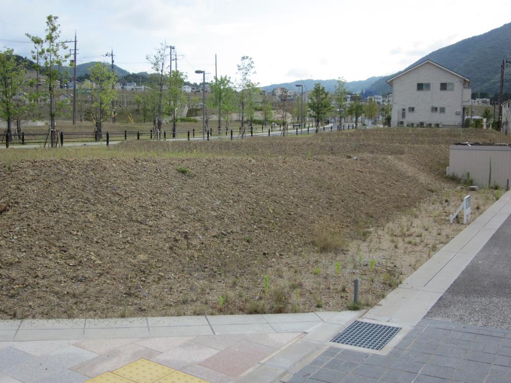 Local photos, including front road. Local (August 2013) Shooting