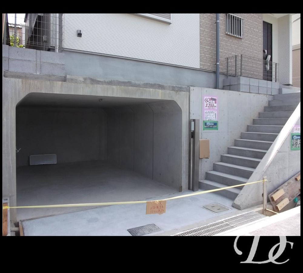 Parking lot. BOX garage