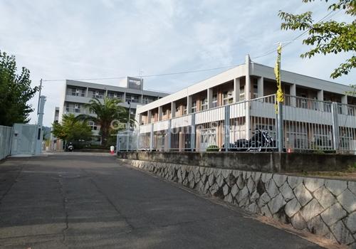 Junior high school. Mino 1128m to stand third junior high school