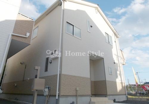 Local appearance photo. House of solar power generation system