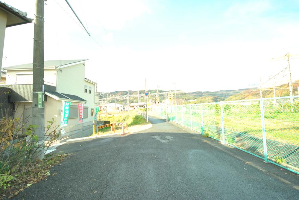 Local photos, including front road. Local (12 May 2013) Shooting