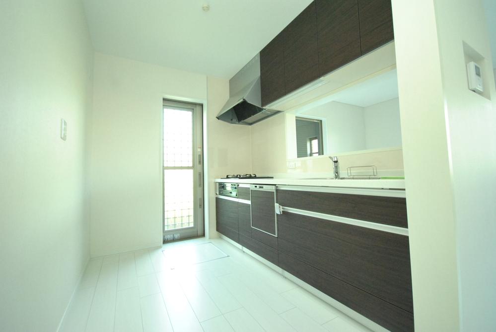 Kitchen. Indoor (12 May 2013) Shooting