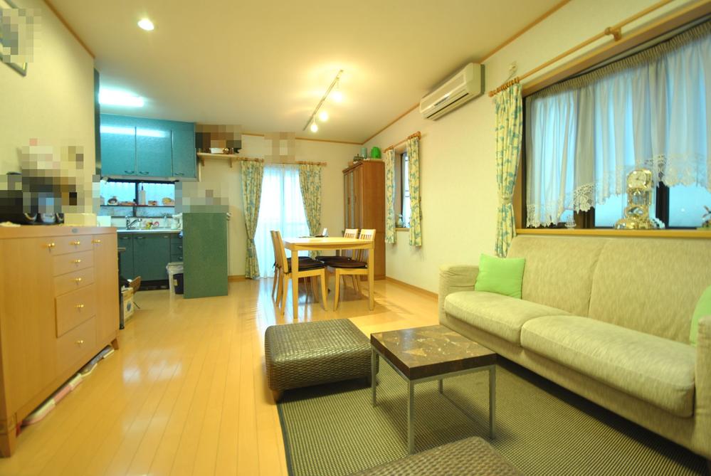 Living. Indoor (12 May 2013) Shooting