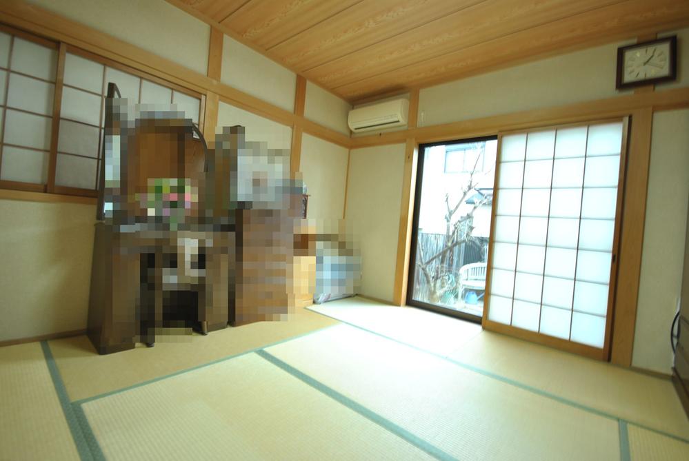 Non-living room. Indoor (12 May 2013) Shooting