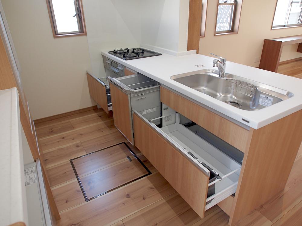 Model house photo. Example of construction (kitchen)