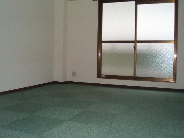 Non-living room. 4th floor north side Western-style