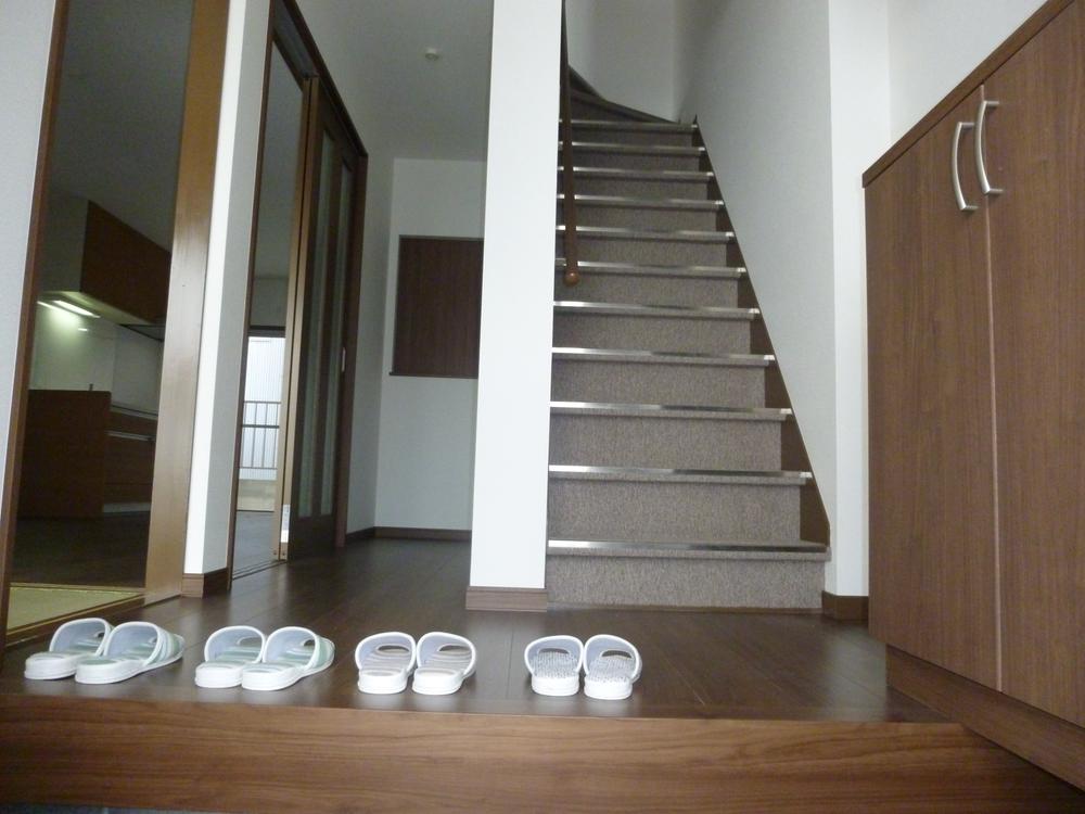 Other. Entrance spacious