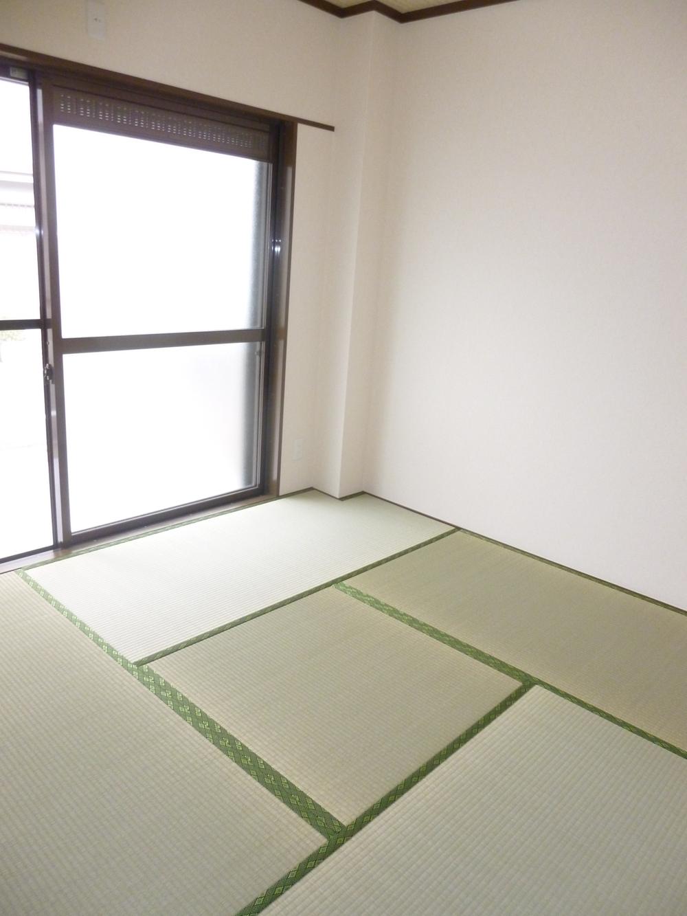 Non-living room. As you can also see day