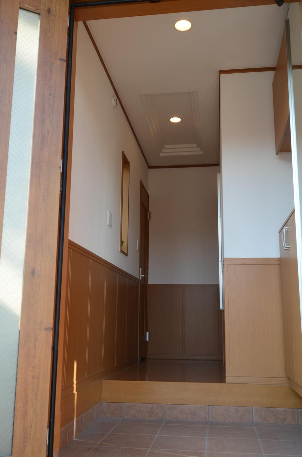 Entrance. Local (11 May 2013) Shooting