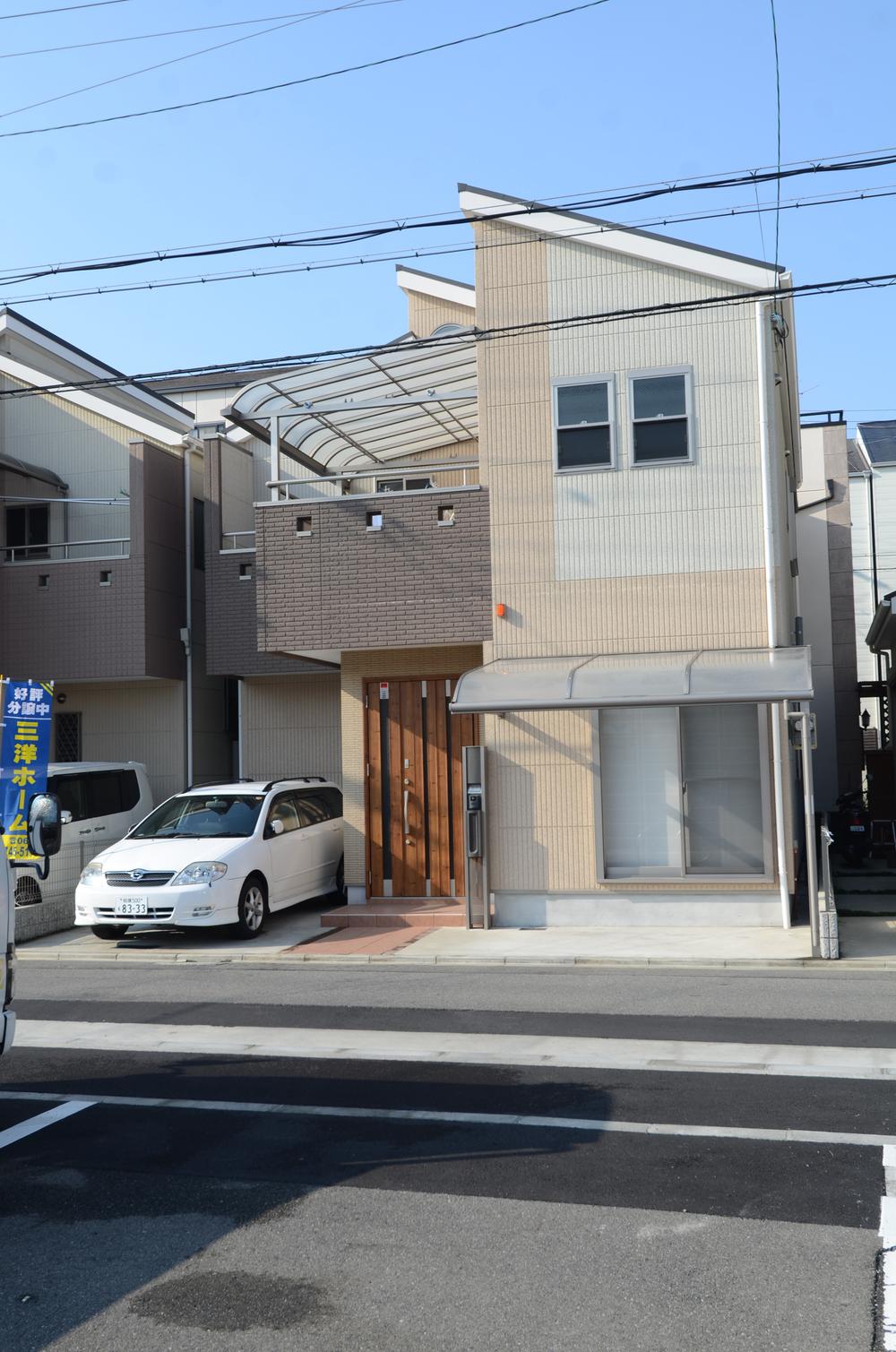 Local appearance photo. Local (11 May 2013) Shooting