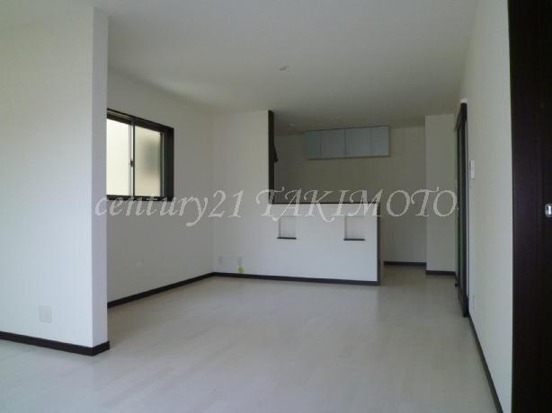 Same specifications photos (living). Open-minded LDK! !