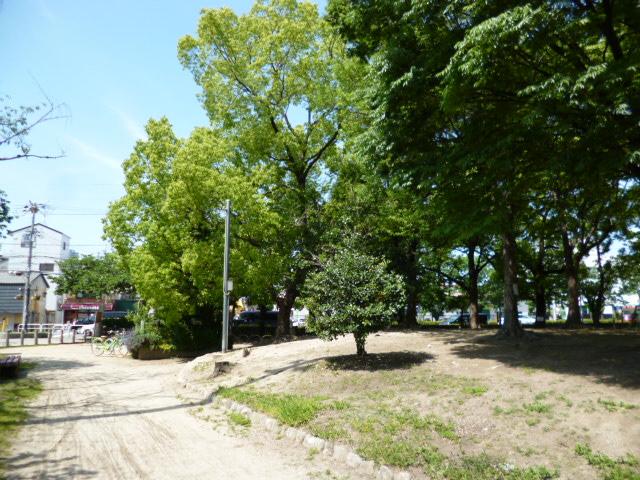 park. 520m to bough park