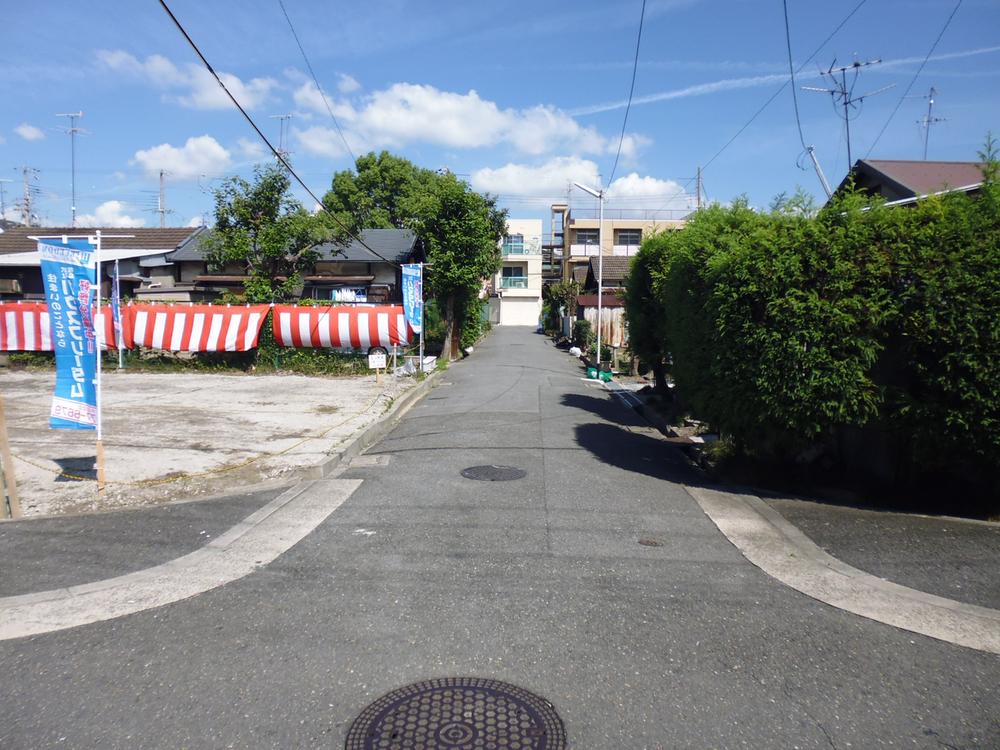 Local photos, including front road.  [East side road]  (October 2013) Shooting