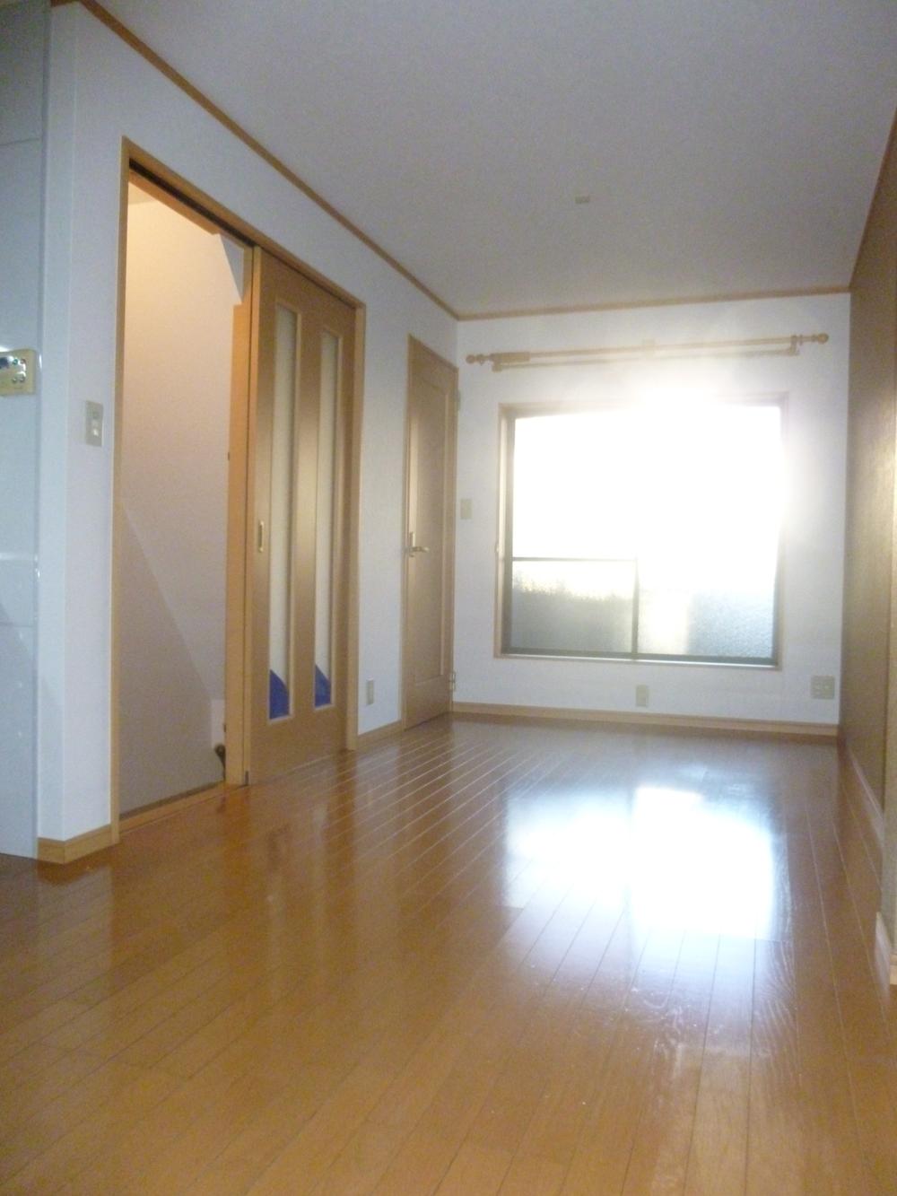 Living. Bright living