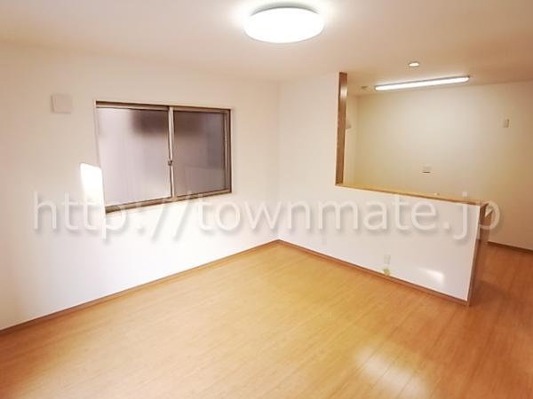 Living. Bright and spacious living room