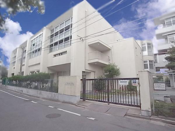 Junior high school. Kaji 462m until junior high school