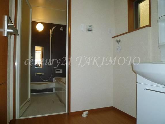 Wash basin, toilet. Since Masu Oh has taken Hitotsubo also dressing room, many Okay even if there is a bath towel!