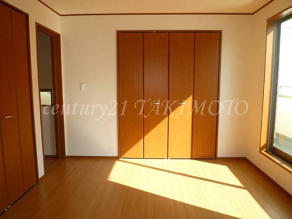 Non-living room. Lighting pat