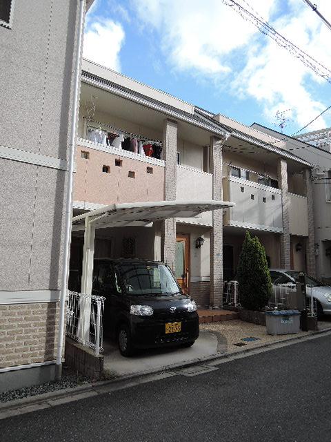 Local appearance photo. Local (12 May 2013) Shooting