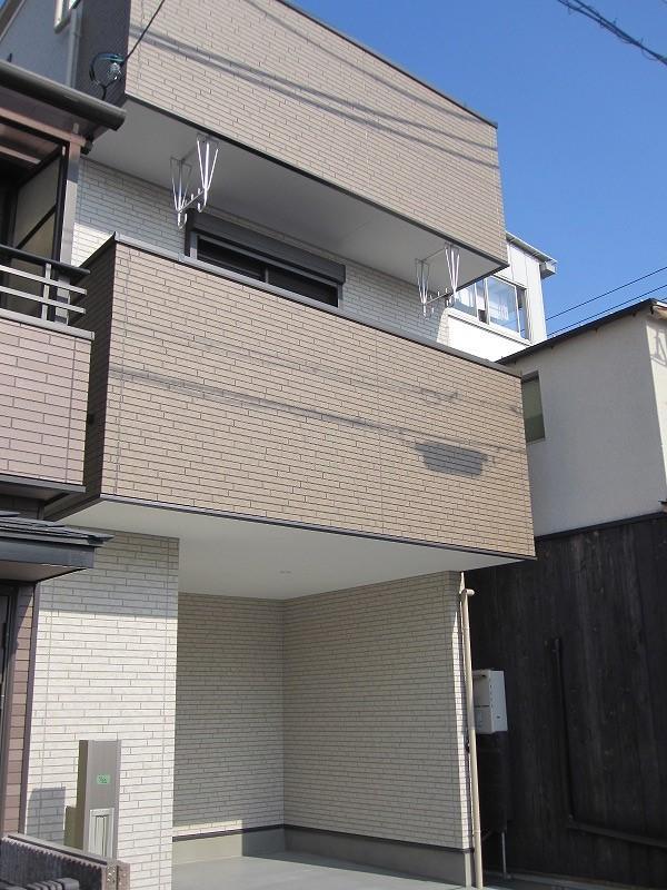 Local appearance photo. Local (11 May 2013) Shooting