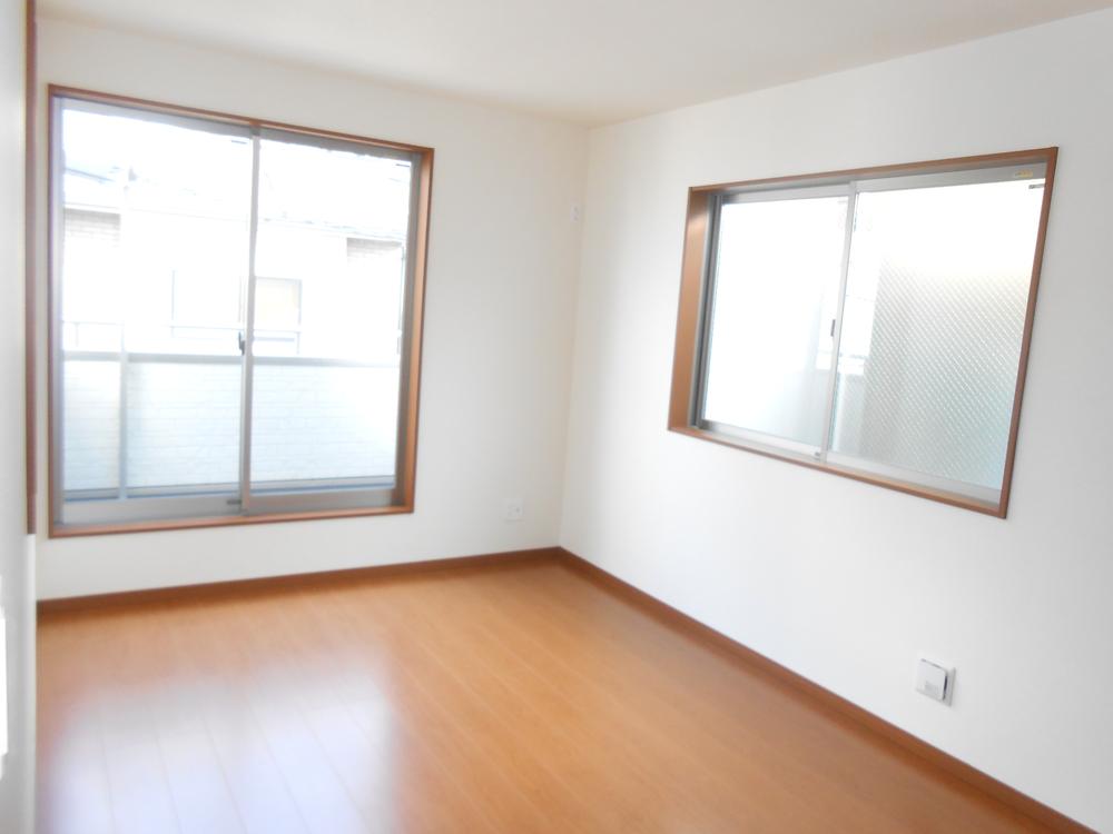 Non-living room. Indoor (11 May 2013) Shooting