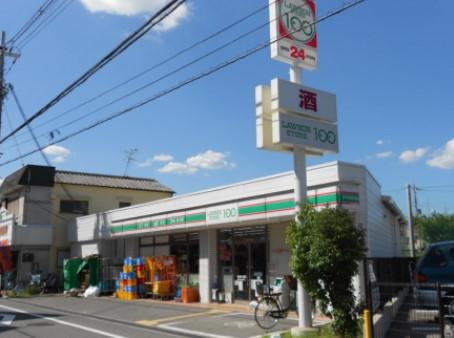 Convenience store. Until STORE100 Neyagawa Kuroharaasahi cho shop close to the convenience store of 694m 100 yen uniform