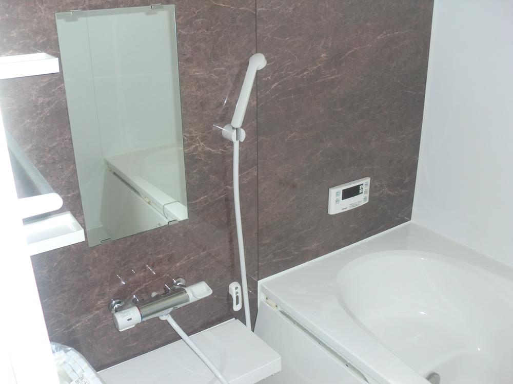 Bathroom. Bathroom is spacious bathroom of 1 pyeong type!