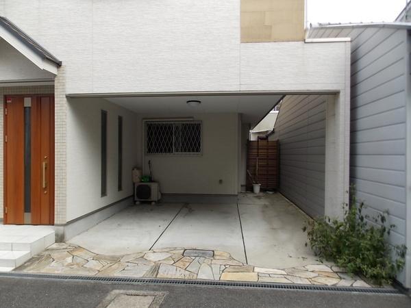 Other. Convenient parking space two possible even when the visitor