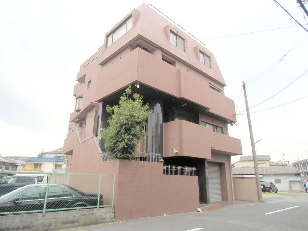 Local appearance photo. Local (10 May 2013) Shooting