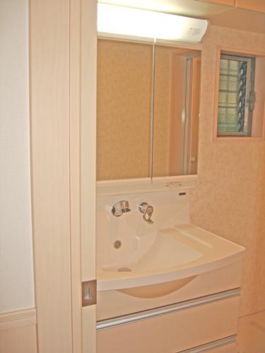 Same specifications photos (Other introspection). Same specifications washbasin