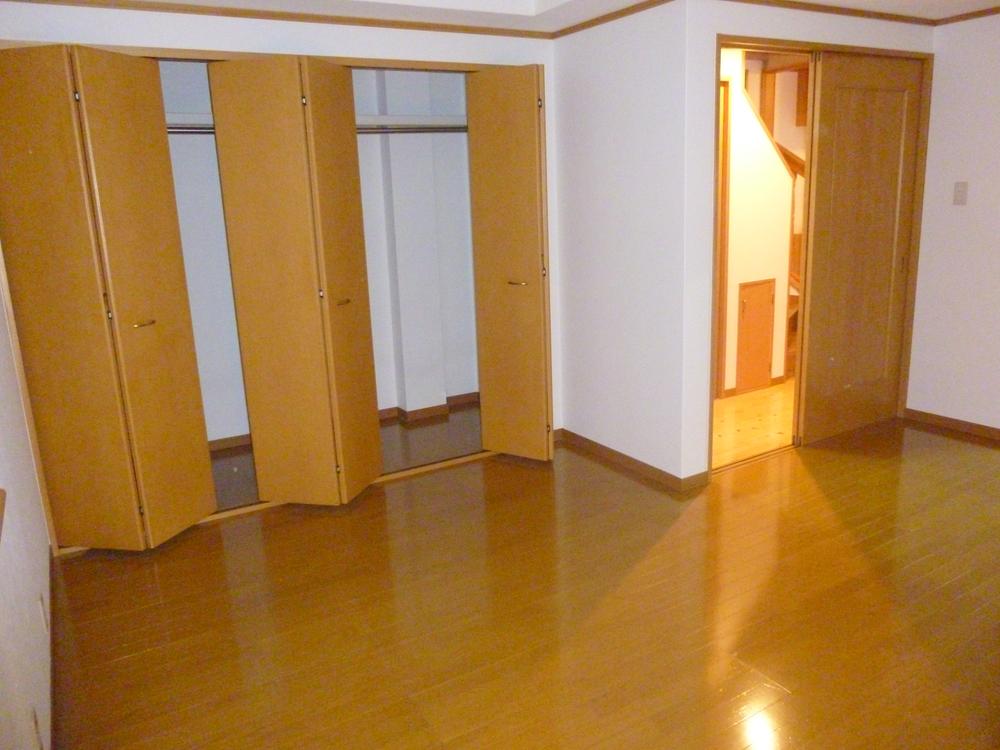 Non-living room. Indoor (11 May 2013) Shooting