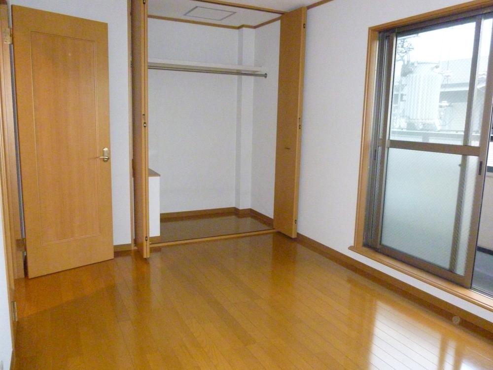 Non-living room. Indoor (11 May 2013) Shooting