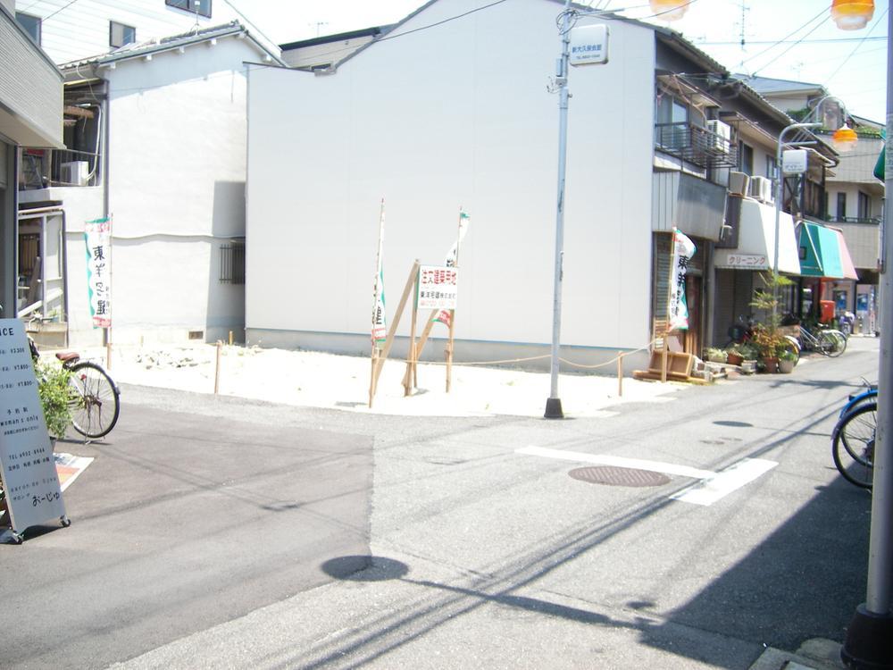 Local photos, including front road. Local (July 2013) Shooting