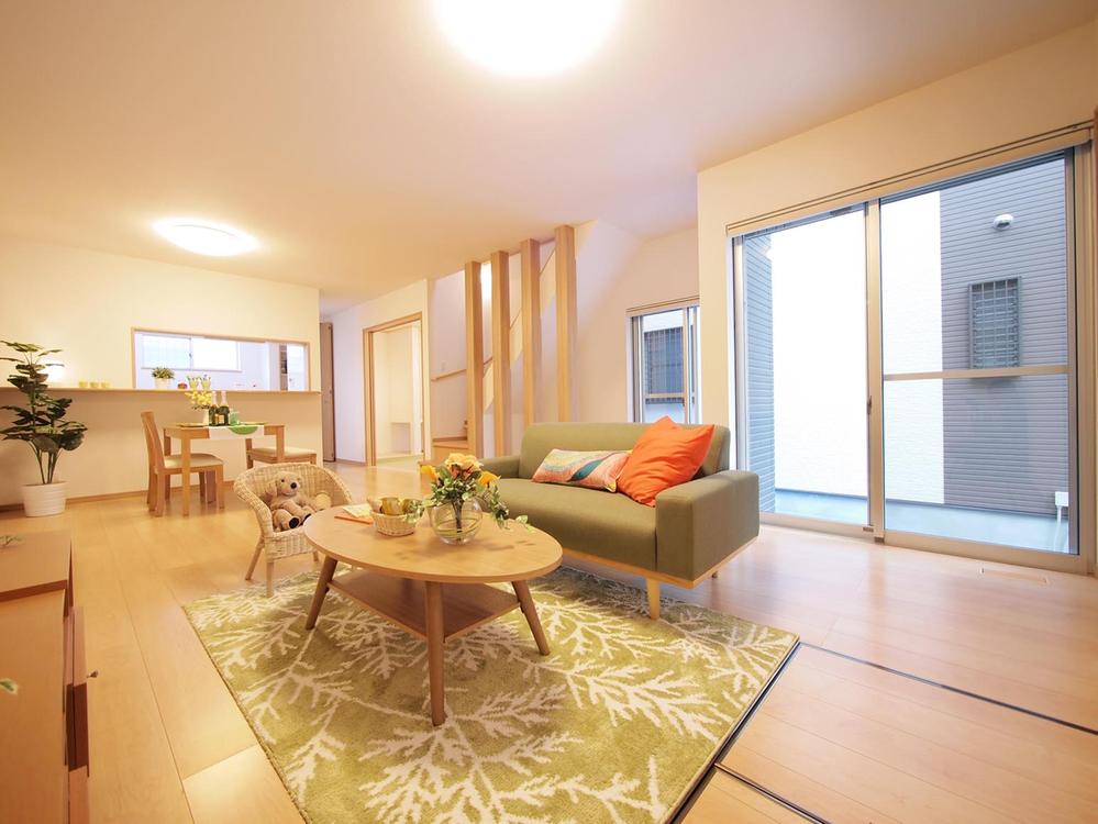 Living. 20.7 Pledge certain LDK, Living open staircase that does not inhibit the brightness.