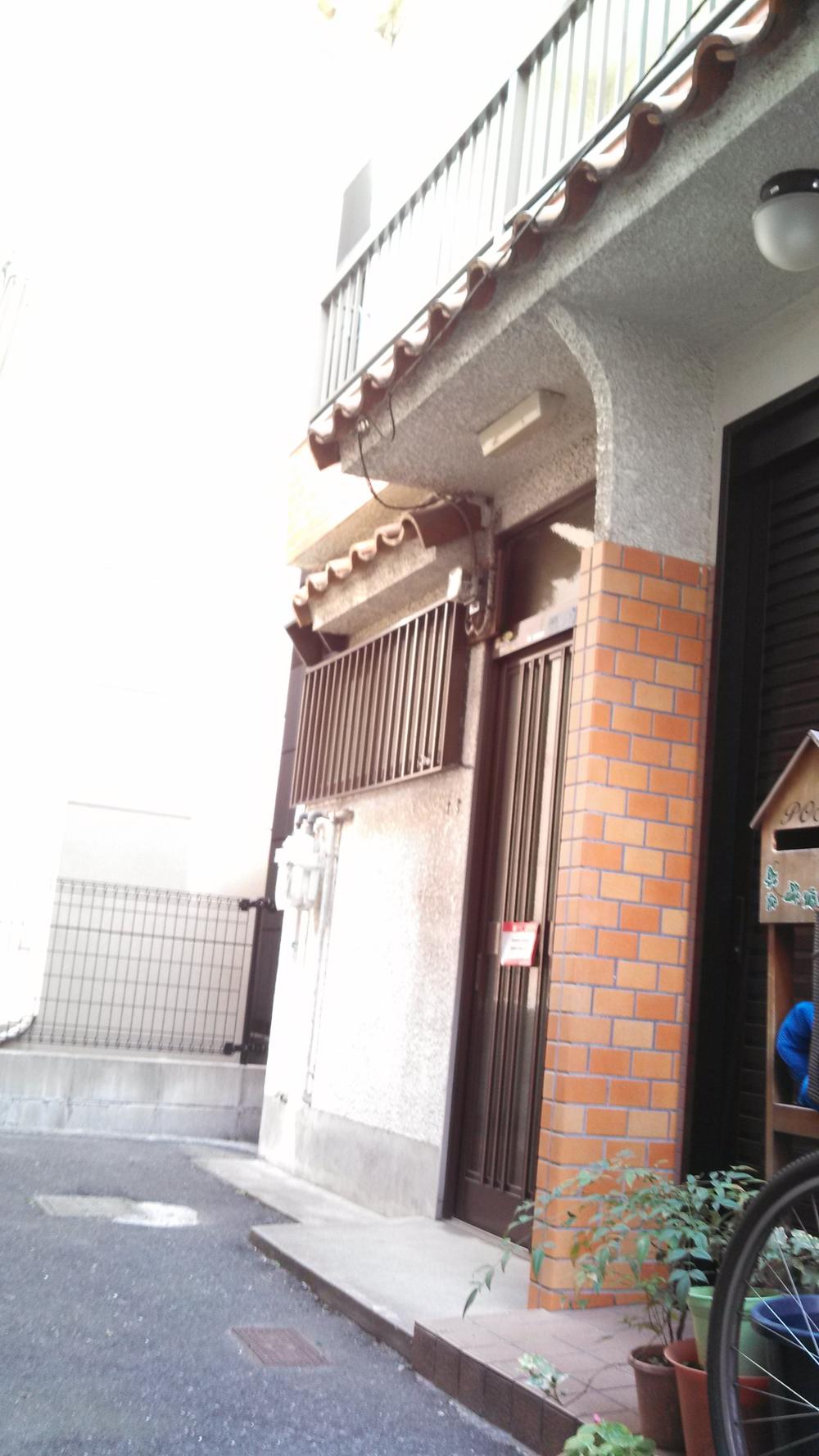 Local appearance photo. Local (12 May 2013) Shooting