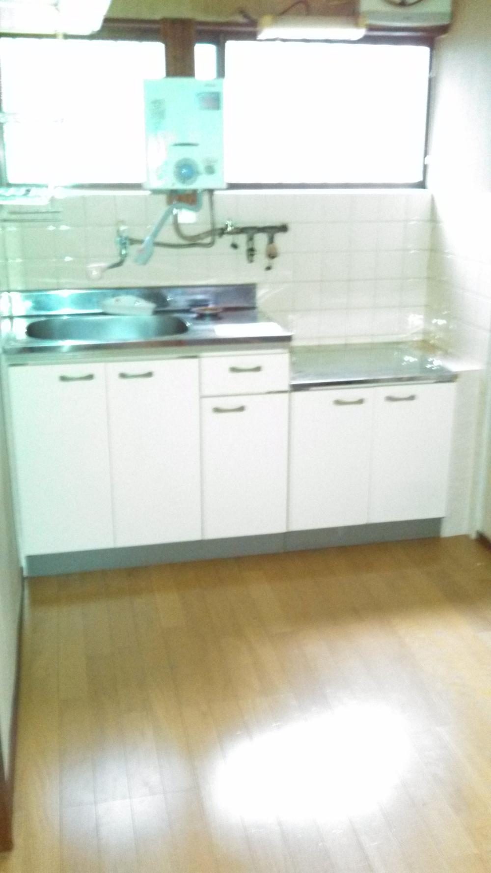 Kitchen. Indoor (12 May 2013) Shooting