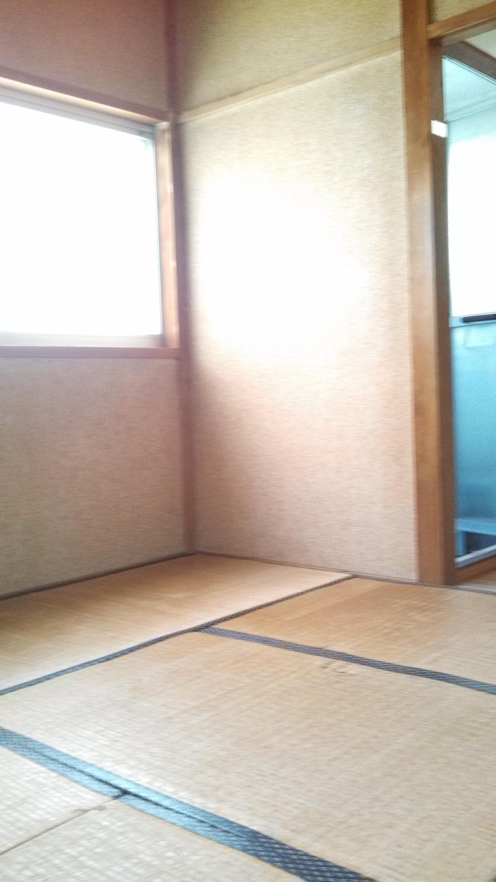 Non-living room. Indoor (12 May 2013) Shooting