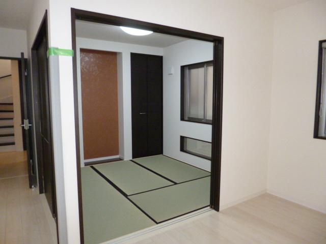 Other introspection. Living More Japanese-style. There is a stylish alcove.