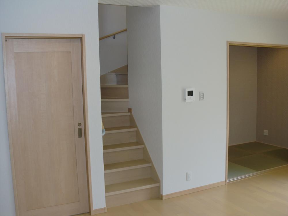 Same specifications photos (living). Go up on the second floor from the living room!