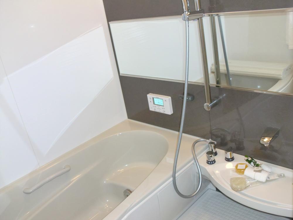 Bathroom. It is spacious bathroom of 1 pyeong type!