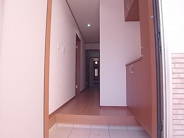 Entrance. Clean entrance at any time with storage