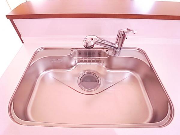 Other Equipment. Washing a breeze in the spacious sink