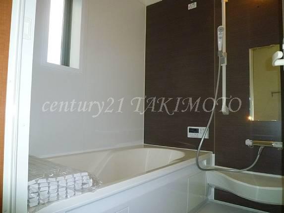 Bathroom. The bathrooms are spacious 1 tsubo type! !