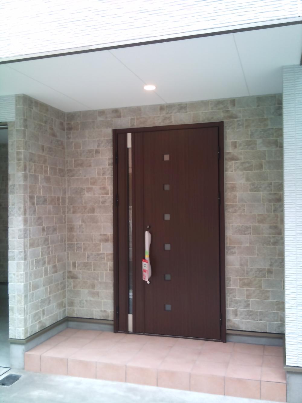 Entrance. Local (July 2013) Shooting