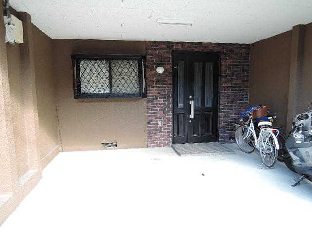 Local appearance photo. Local (12 May 2013) Shooting