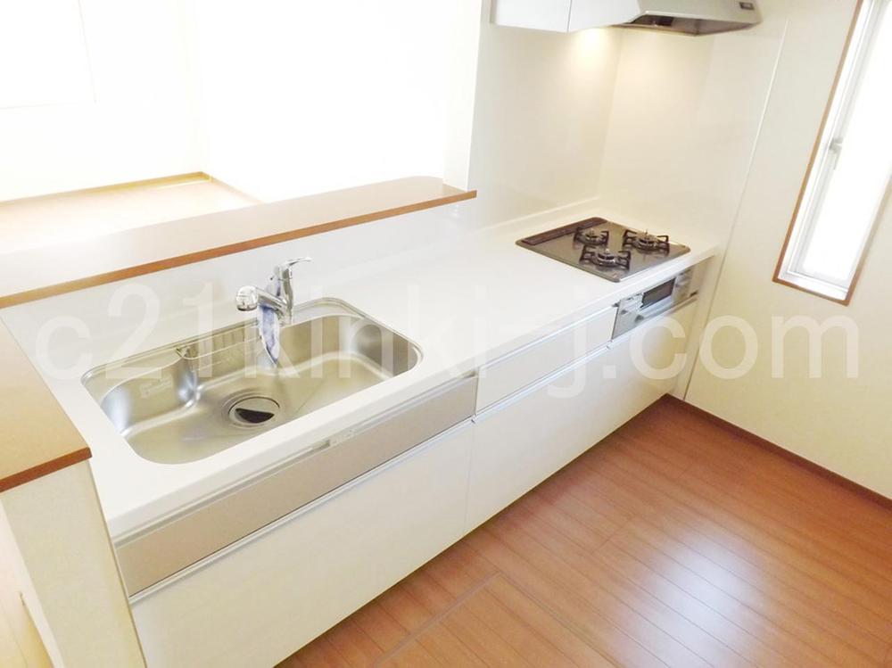 Same specifications photo (kitchen). Same specifications photo (kitchen) Slide storage! Water purifier with shower!